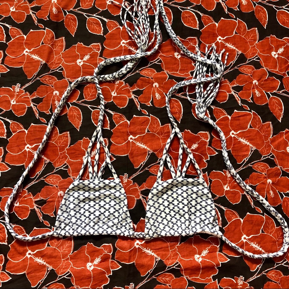 Acacia Swimwear top size Medium